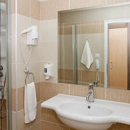 In Fort Noks, * Sveti Vlas
